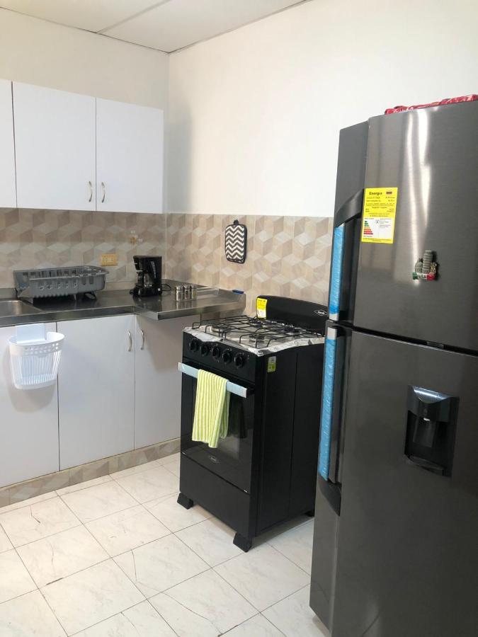 Habitaciones Independientes Cerca Al Aeropuerto 1 Cartagena  Exterior foto